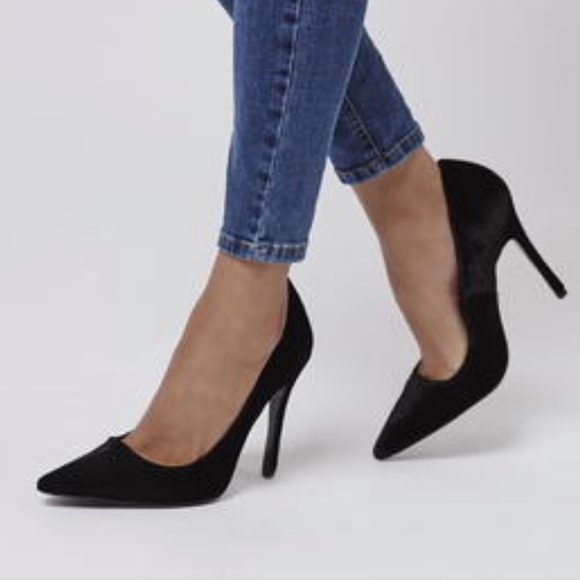 Topshop Shoes - Topshop black velvet heels